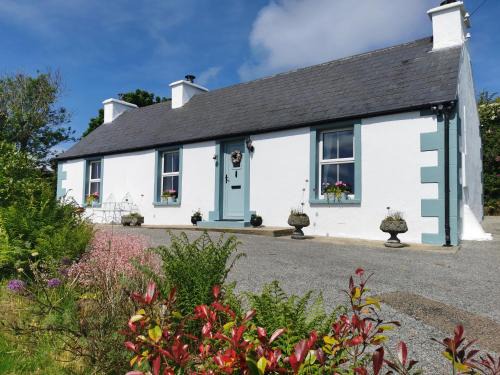 Bruckless House | New Listing - Ladybird Cottage - Donegal - Wild Atlantic Way