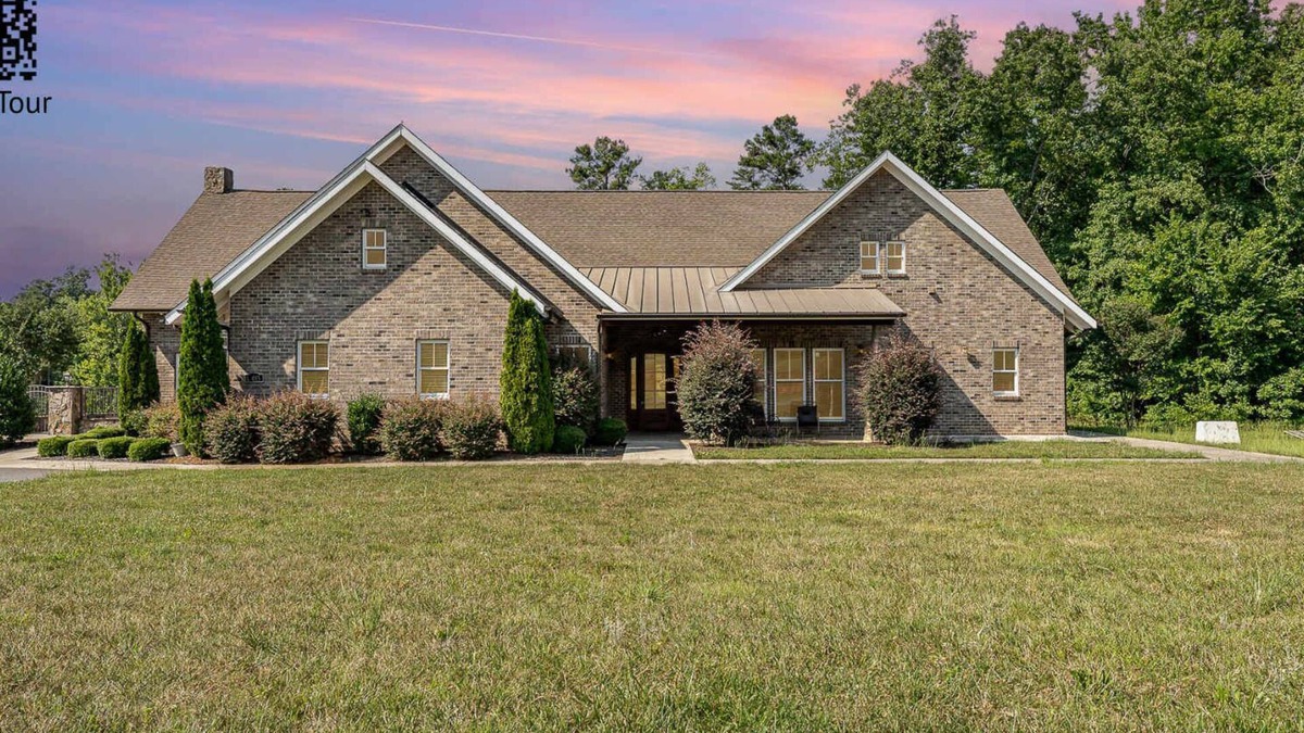 Matthews House | New Listing! Massive 6 Bed-Perfect 4 Large Groups