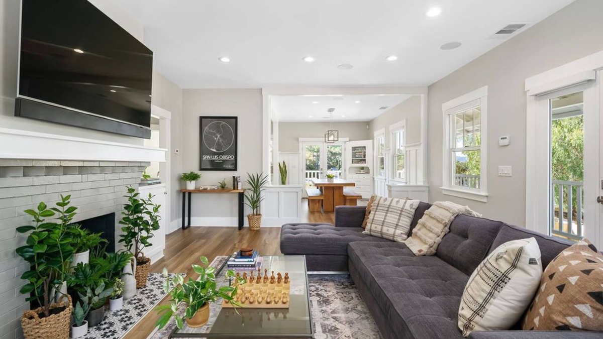 San Luis Obispo House | NEW LISTING ! NEWLY REMODELED HISTORIC HOME NEAR DOWNTOWN!