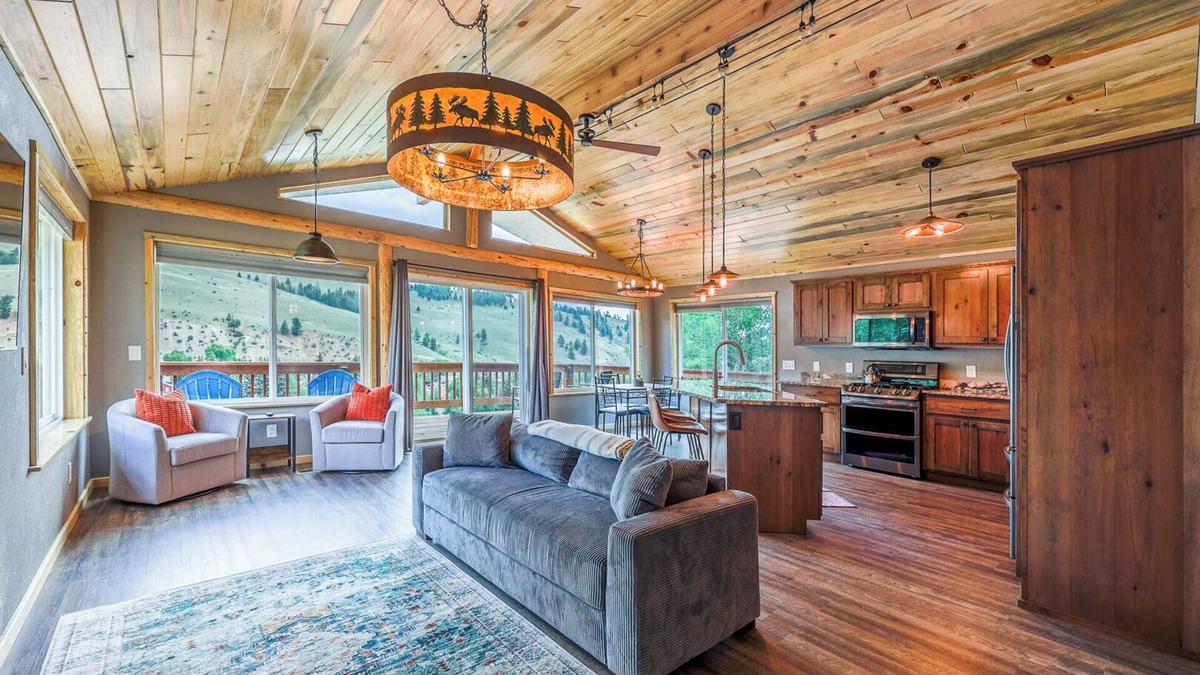 Creede House | New Listing! Newly Remodeled, Stunning Views, Deck, Walk to Downtown Creede