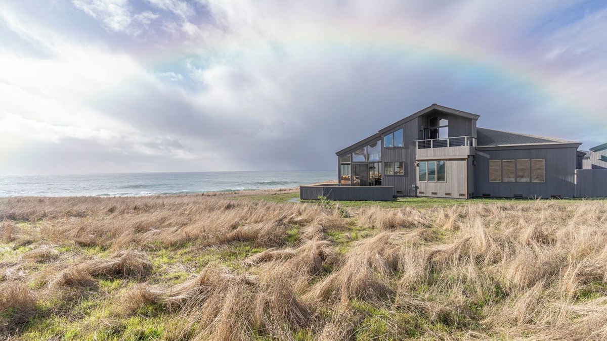 Sea Ranch House | *NEW LISTING* Oceanfront Home on the Bluff, Sleeps up to 8, 3 full baths