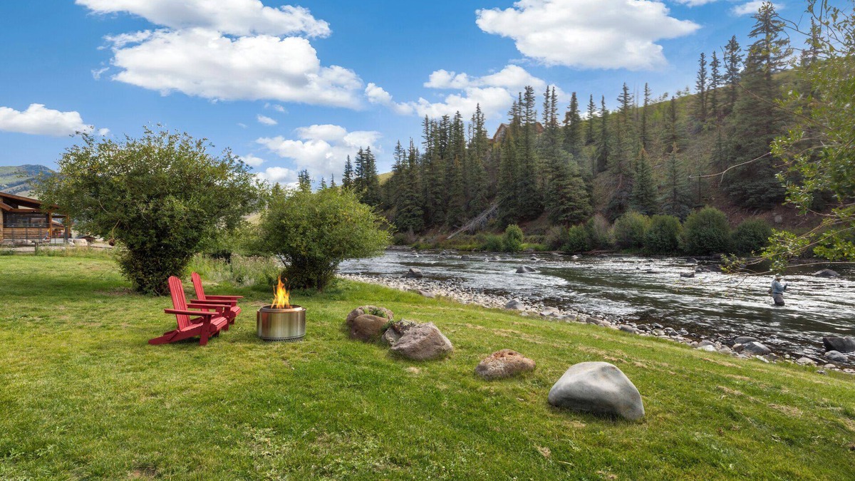 Creede House | New Listing!One-of-a-Kind Luxe Riverfront Home-Fishing Access-Mins Dtn Creede