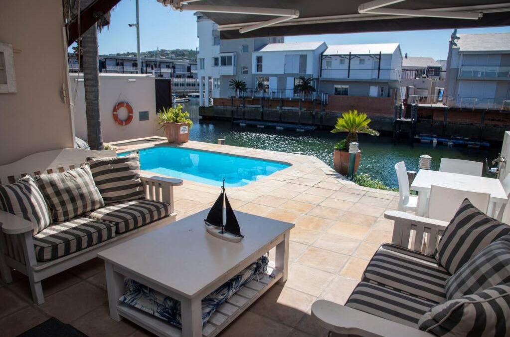 Waterfront Apartment | NEW LISTING - PARADISE ON THE WATER AT COMMODORE