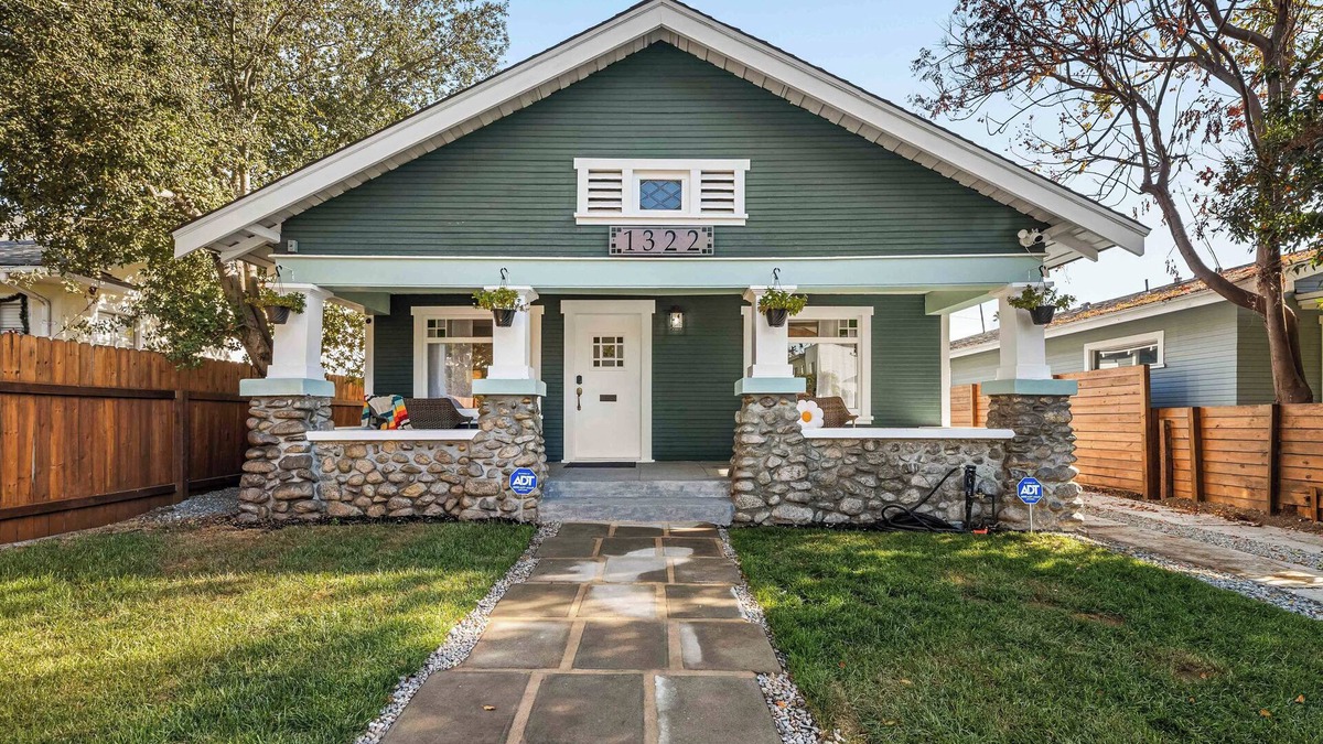 Hollywood House | New Listing - Pet-friendly Home, Premium Amenities, Gated with yard, EV Charger