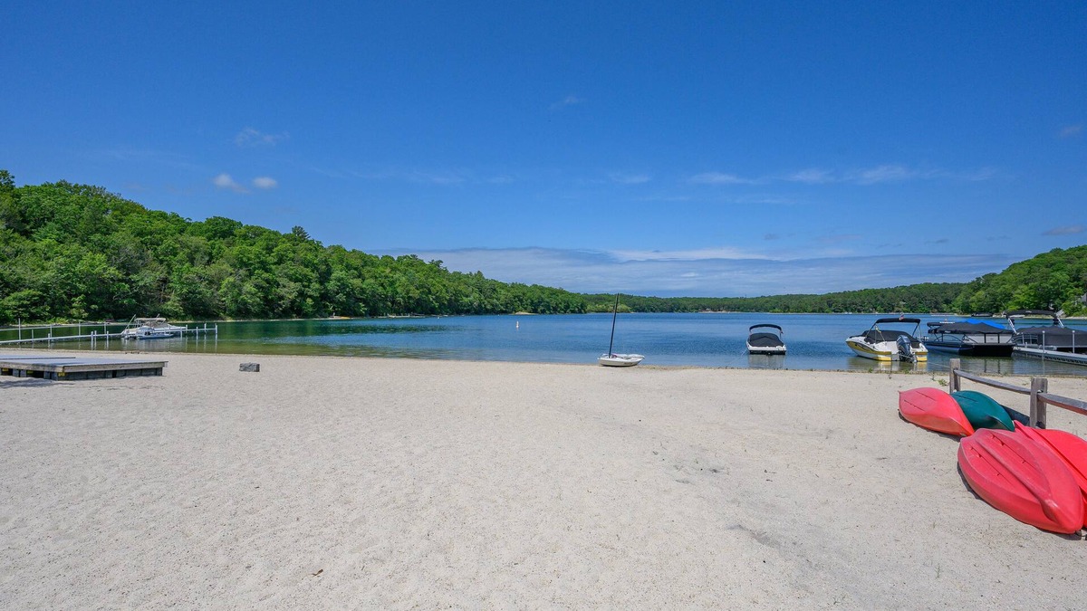 Mashpee House | NEW LISTING PRICED TO RENT! WALK TO PETERS POND BEACH ASSOCIATION 3BD