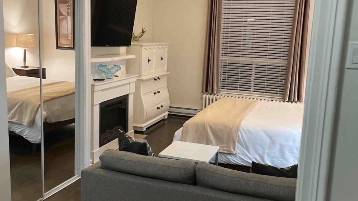 Downtown Niagara Falls Apartment | NEW LISTING! ♥ Riverview Suite on the Niagara Parkway!