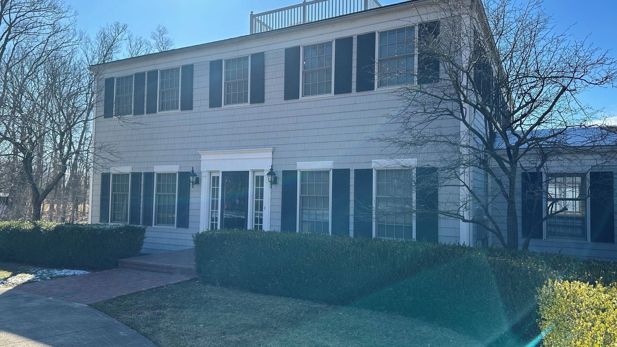 Gypsum House | NEW LISTING - SEIZE THE DAY 8 Br/3.5 Ba lakefront home sleeps up to 18