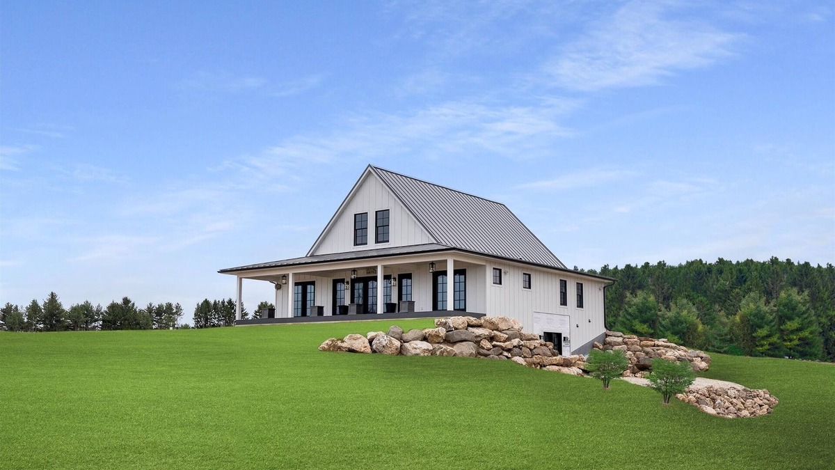 Manitowoc House | NEW LISTING! Southview Cottage Near Kohler WI by RedAwning