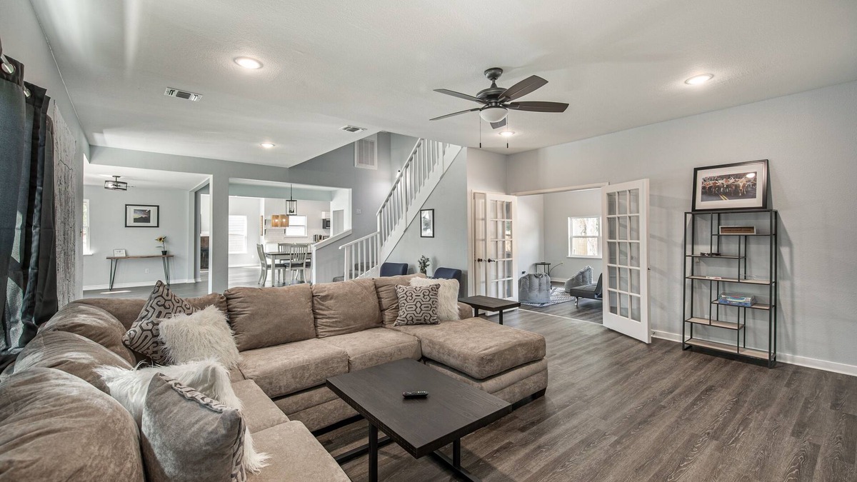 Highland Park House | New Listing! Spacious 4 BDRM Home W/Pool Mins To DT/Riverwalk!