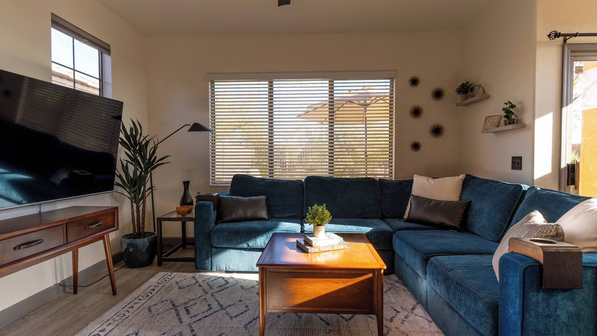 Desert Ridge House | New Listing Special! 3 Bedroom House in Prime Desert Ridge Location