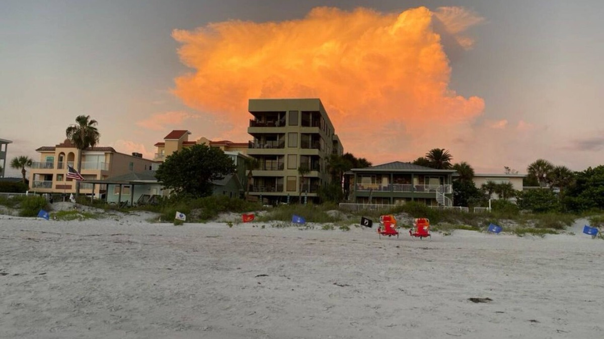 Independence Square Condo | New Listing Beautiful Views of the Beach & Intercoastal Waters! Top floor Unit!