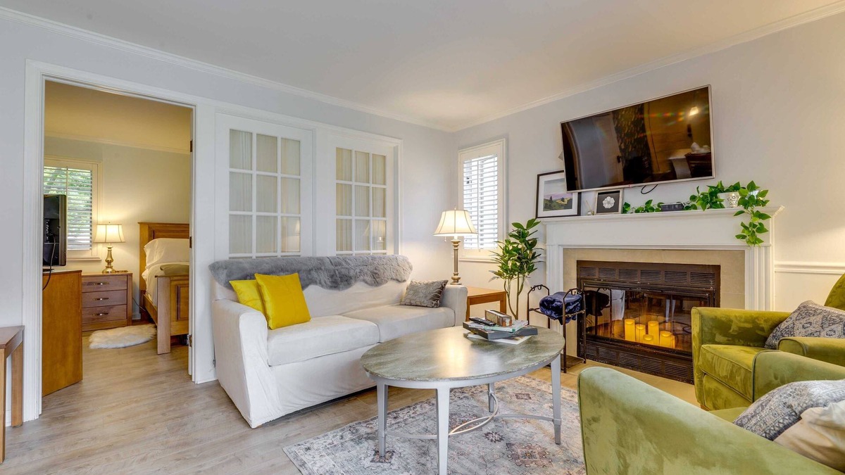 Norwich Condo | NEW LISTING! Villa Spa Blu (1-Bedroom Condo) with Pool