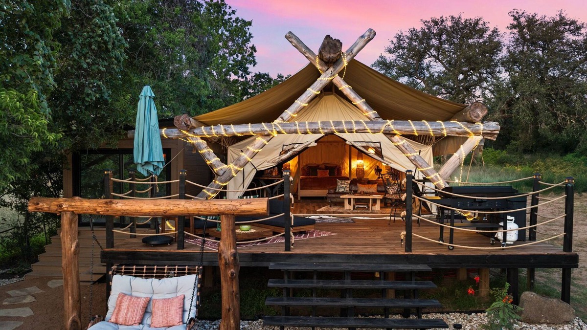 Marble Falls Cabin | New Luxe River Yurt, Hot Tub,Kayaks, Movie Projector, Rainfall Shower