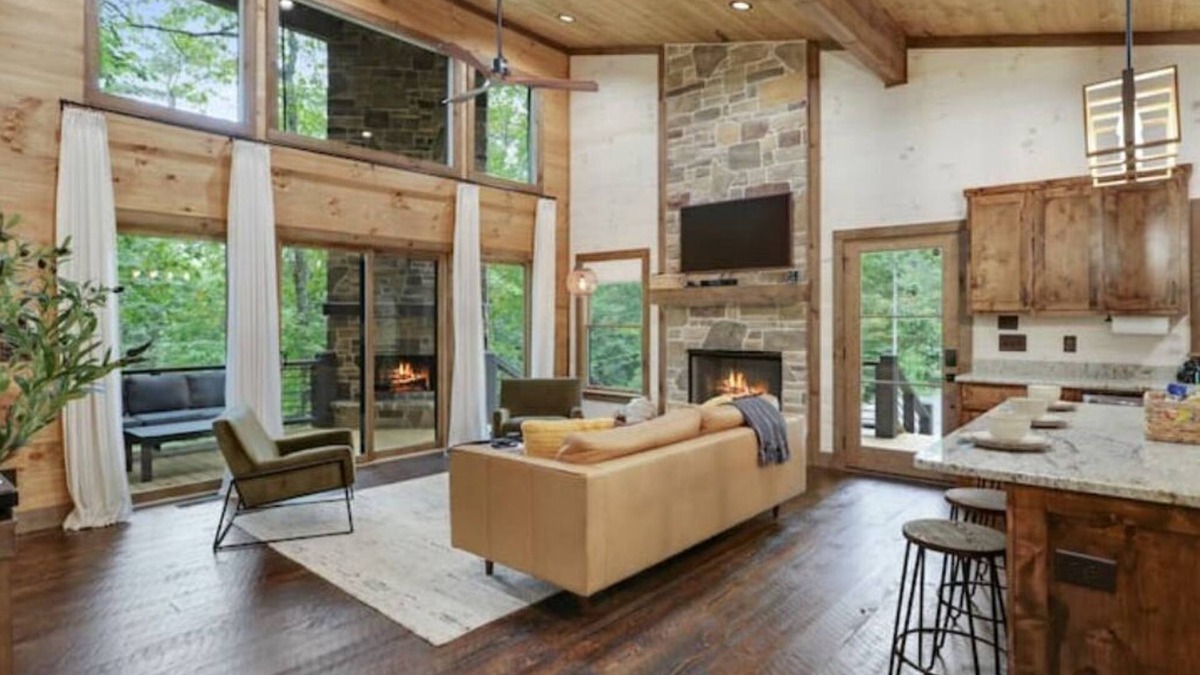 Foxfire Estates Cabin | New Luxe Treetop Cabin Hot tub Near DT
