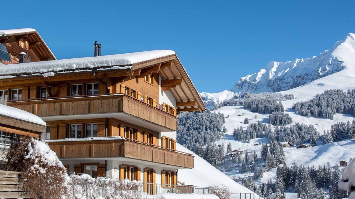 Adelboden Apartment | New, luxurious, 5-star attic apartment with gallery for 8 persons.