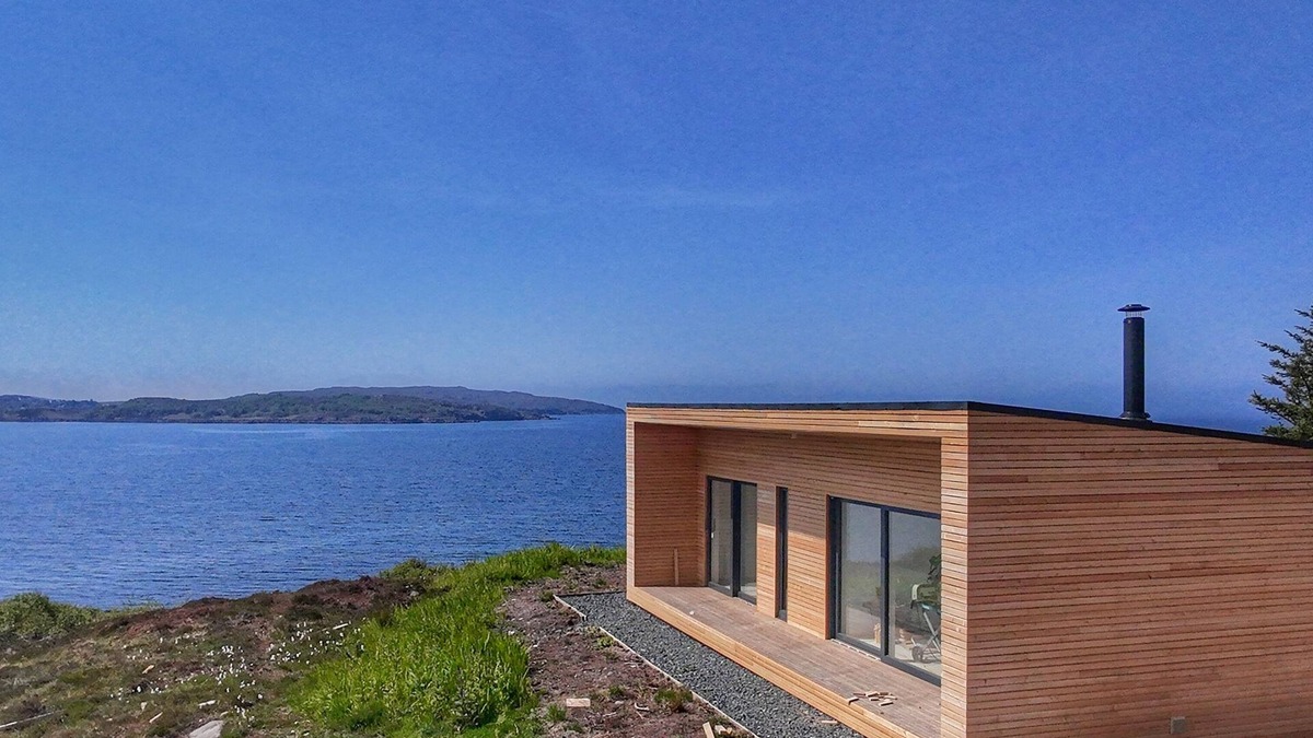 Gairloch Cabin | New Luxury 1 bedroom house with breathtaking ocean + mountain views. West bothy
