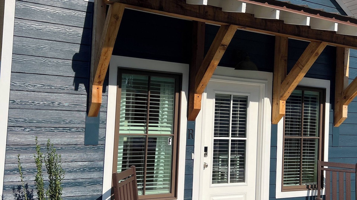 Auburn Cottage | New Luxury 1BR Cottage in Downtown Auburn!