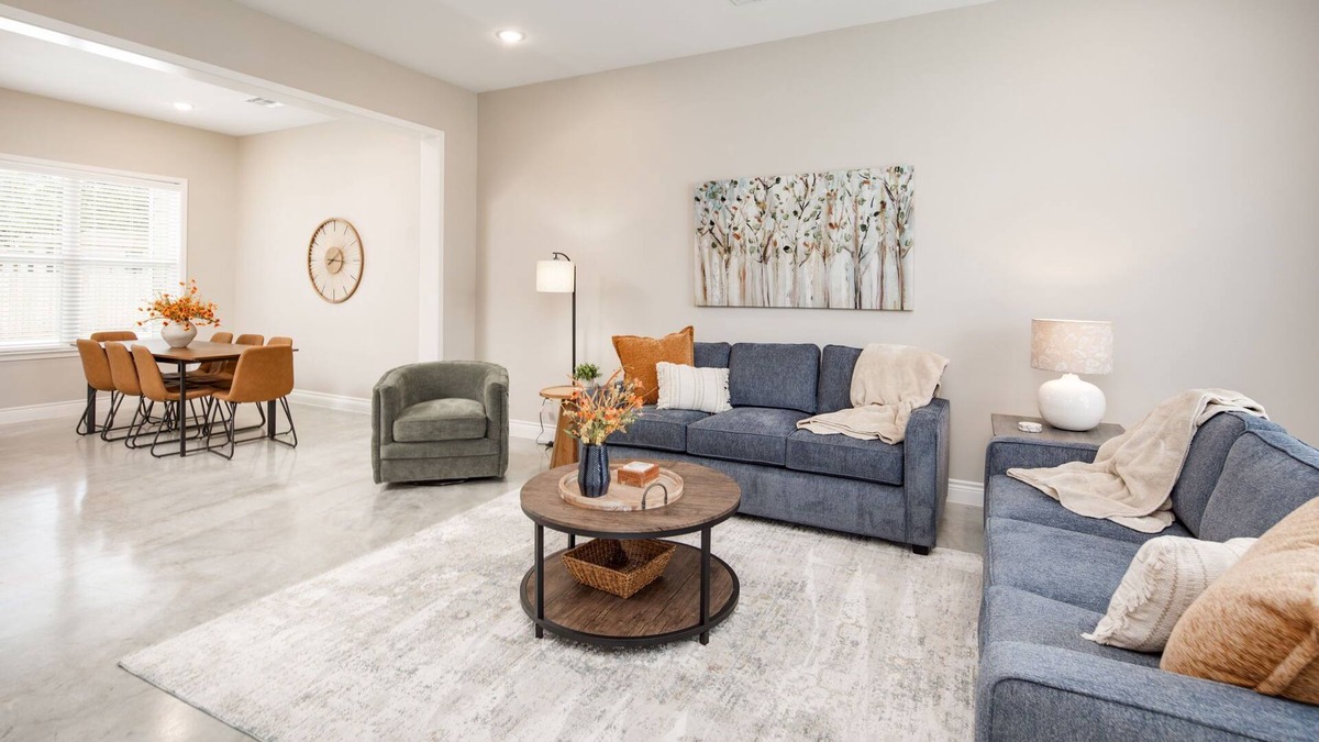 Country Club Estates House | New LUXURY Aggies @Midtown: 6 mins to Kyle Field - Sleeps 9 comfortably