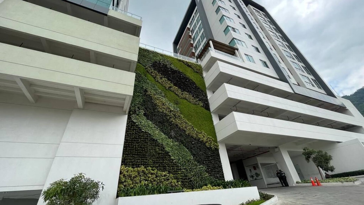 Guayaquil Apartment | New luxury apartment with king - size bed Ceibos,