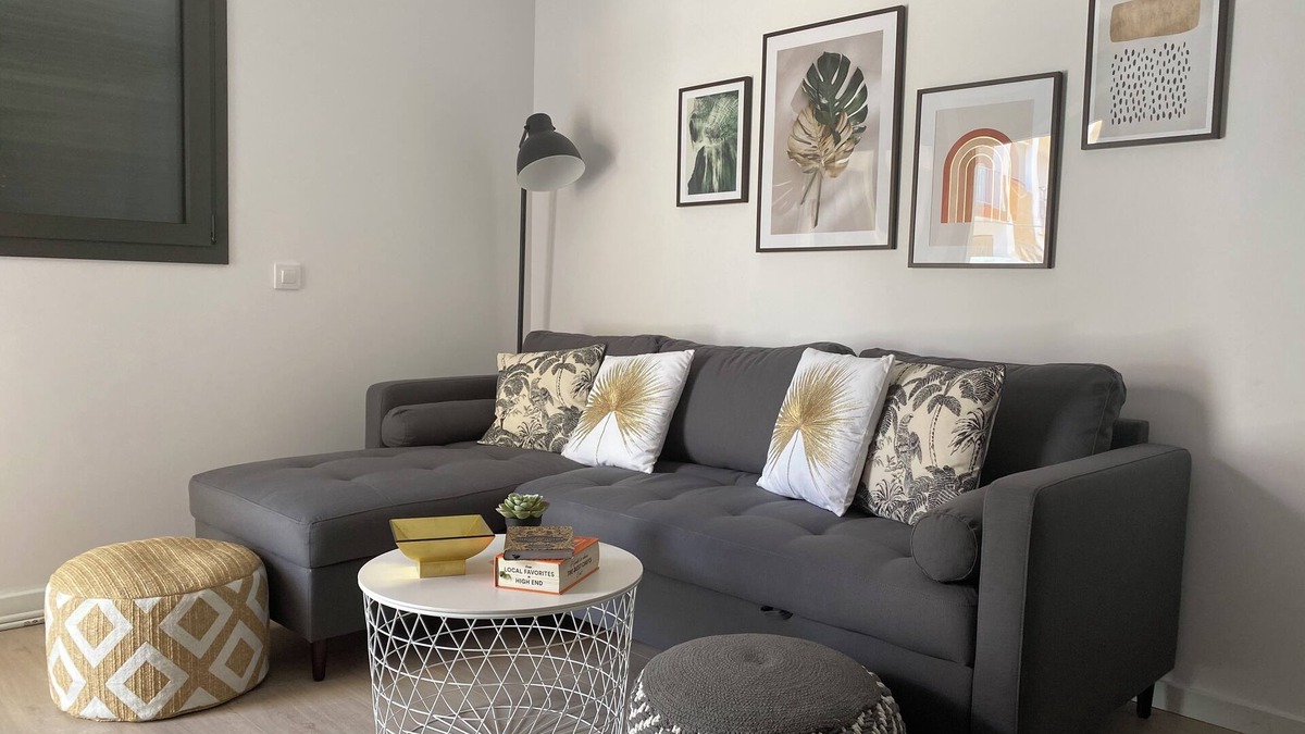 Llanca Apartment | New luxury apartment w/rooftop pool in Llanca Port