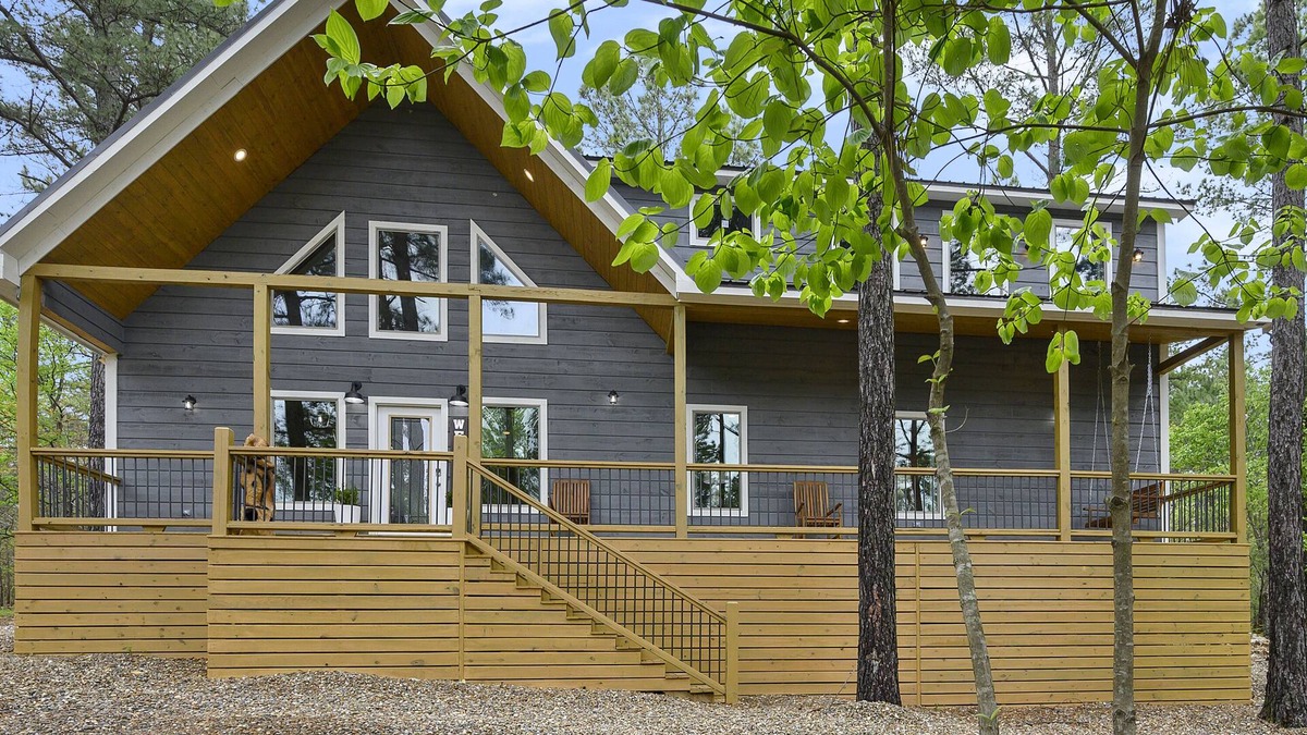 Pickens Cabin | NEW Luxury Cabin. Five-Star Reviews. Sleeps 10, 2 Masters, loft, 2 decks