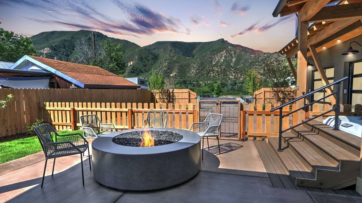 Glenwood Springs House | New Luxury home w/hot tub, large patio w/fire pit & grill. 2blocks from dwtwn