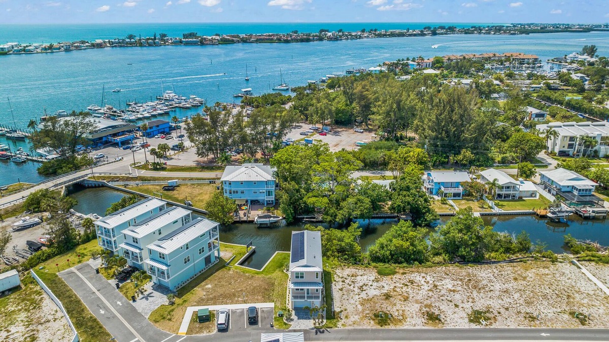 Cortez House | New Luxury Home, Boat Slip and EV Charger - Salt and Sand
