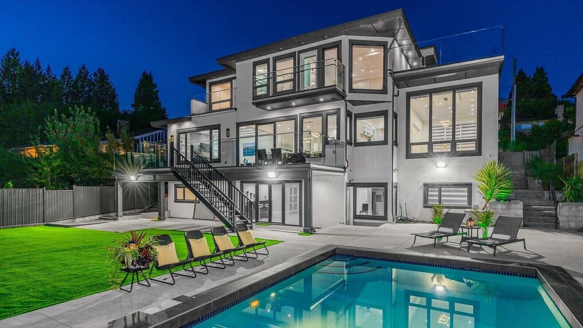 Hollyburn House | New Luxury Large Modern Home with Pool & Views