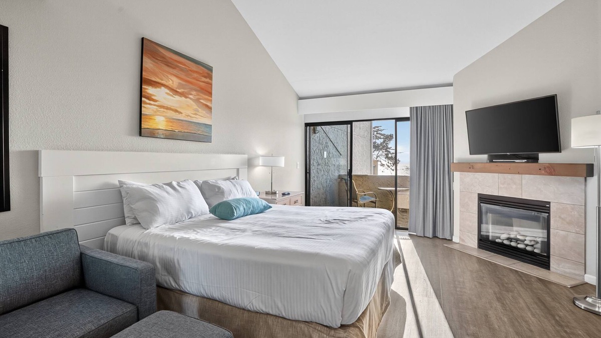 Rio del Mar Condo | NEW! Luxury Ocean View Condo - Heated pool and Spa
