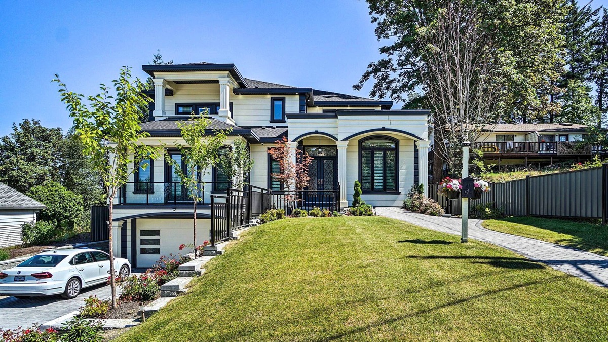 Surrey House | NEW! Luxury Vancouver Home w/Patio and Views of Dwtn