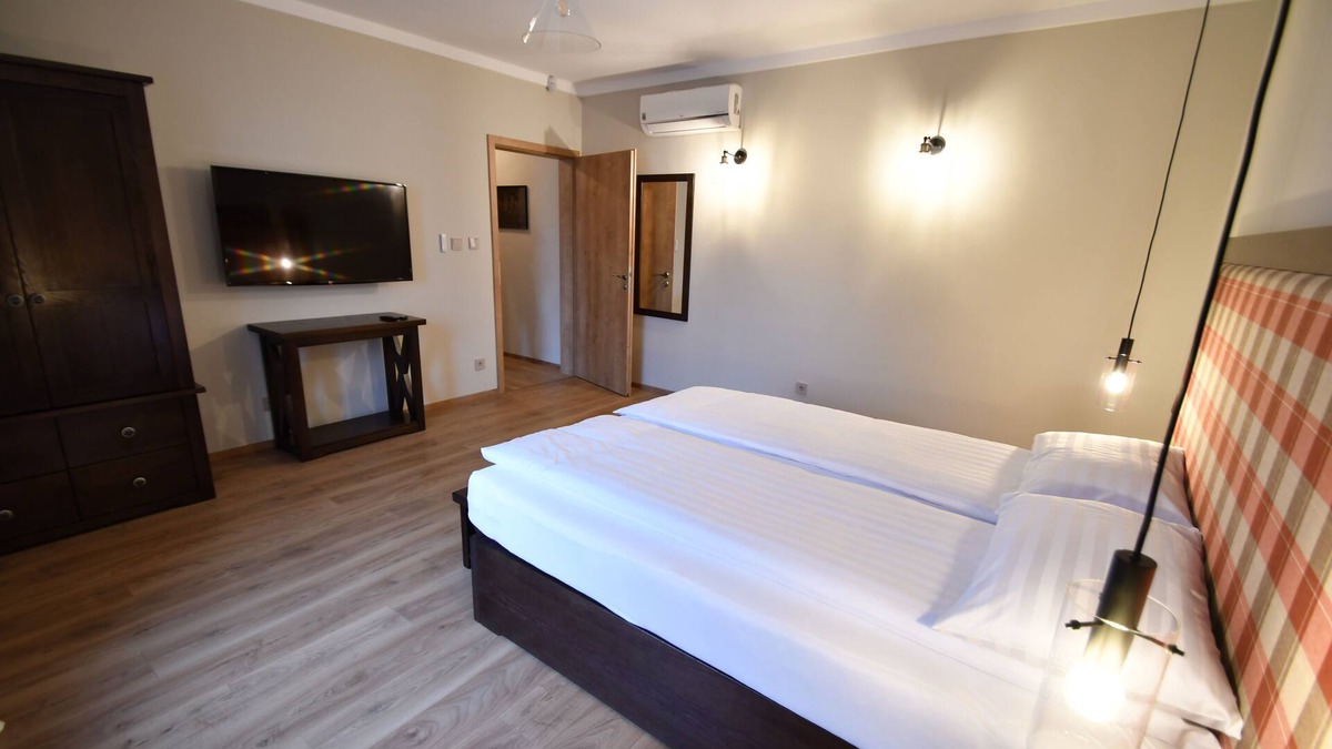 Rakoshegy House | New luxury villa in a calm, tranquil neighborhood