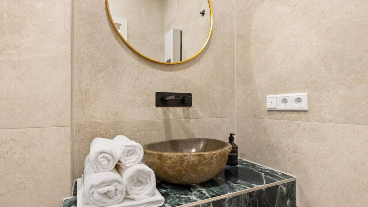 Innenstadt Apartment | NEW | LUXUS Studio | Center | Netflix | Kingbed