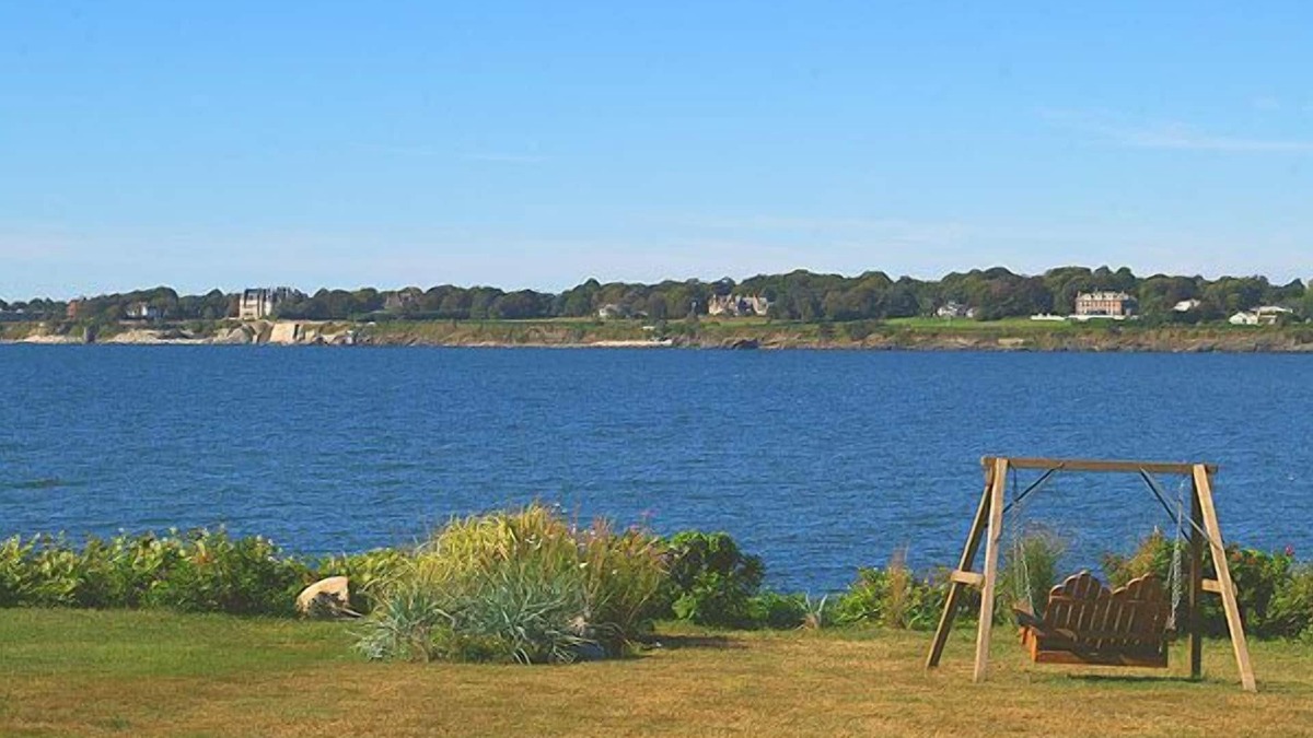 Easton's Point House | NEW MARKDOWN! Stay at a waterside beach cottage minutes away from water!