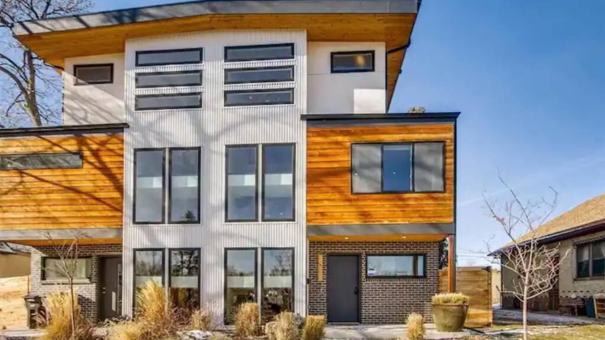 Sunnyside House | New modern 3-bedroom duplex in Denver with beautiful view and outdoor space