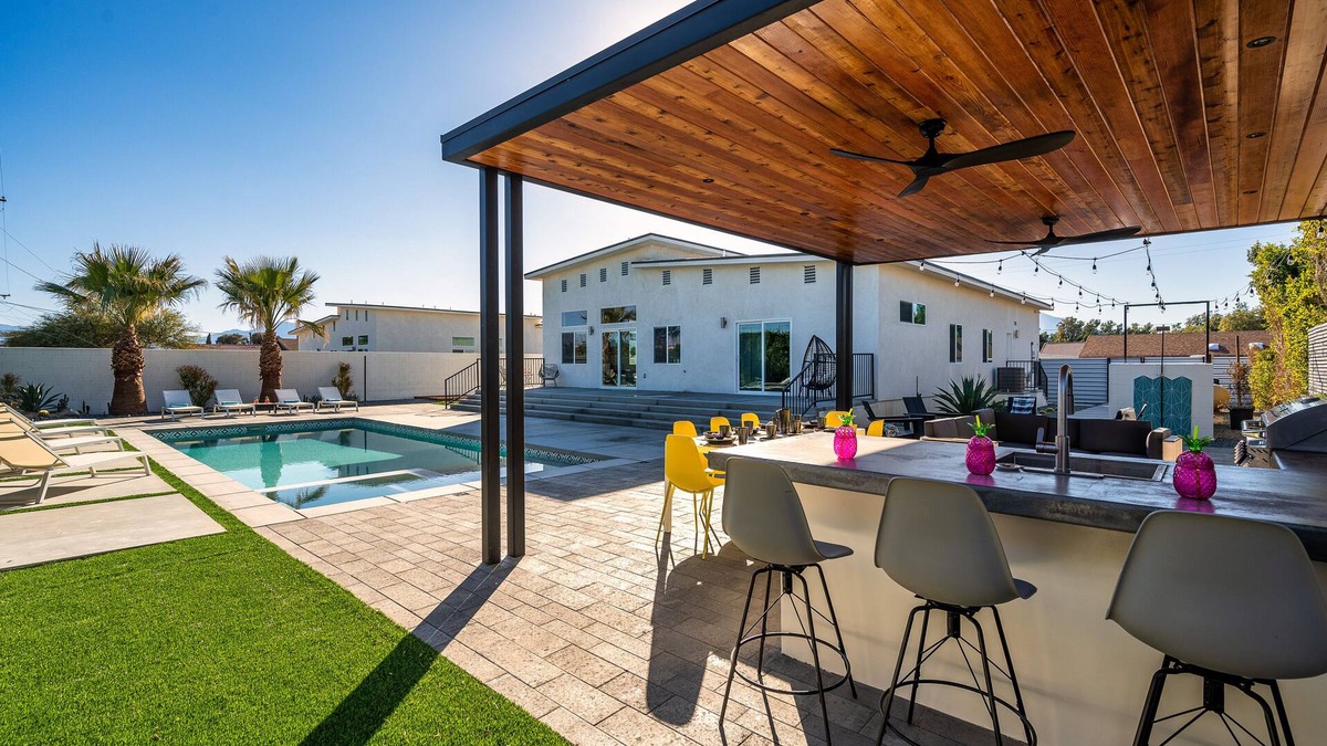 Desert Hot Springs House | *New* Modern 4B/3B | Pool, Hot Tub| 2 King ensuite| EV charger