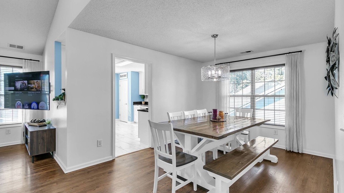 Cartersville House | NEW! Modern 6BR Haven w/Playroom, Gym & Deck!