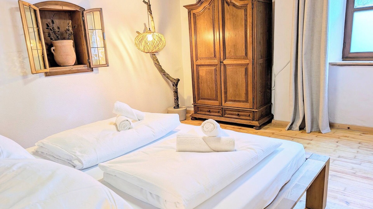 Oberammergau Apartment | New! Modern Bavarian flair with Mountain View in front of famous Pilatushaus!