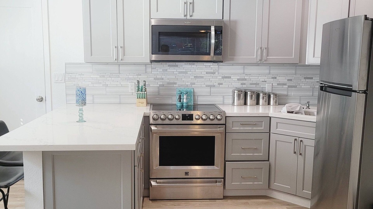 Rodeo Apartment | New Modern Clean Studio Apartment
