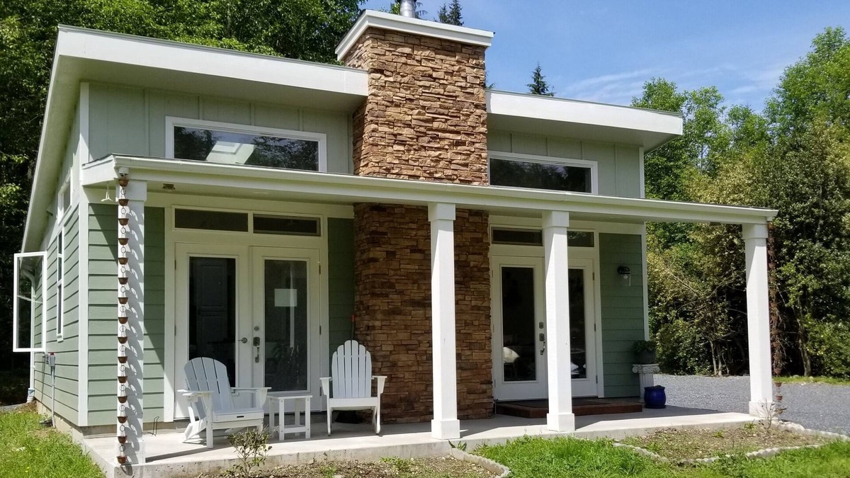 Lake Stevens Cottage | New modern cottage on quiet 5acres 45min N of Seattle