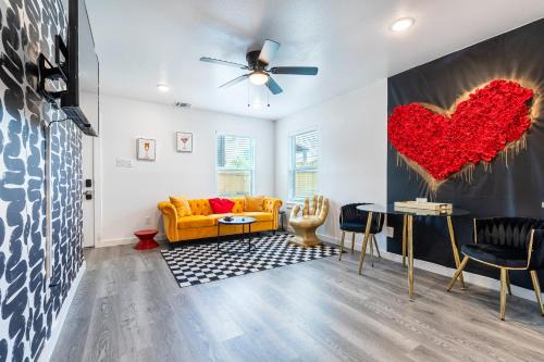 Northeast Houston Apartment | New Modern Gem, Private Master Bedroom, Pet Friendly, Minutes away from Downtown Houston