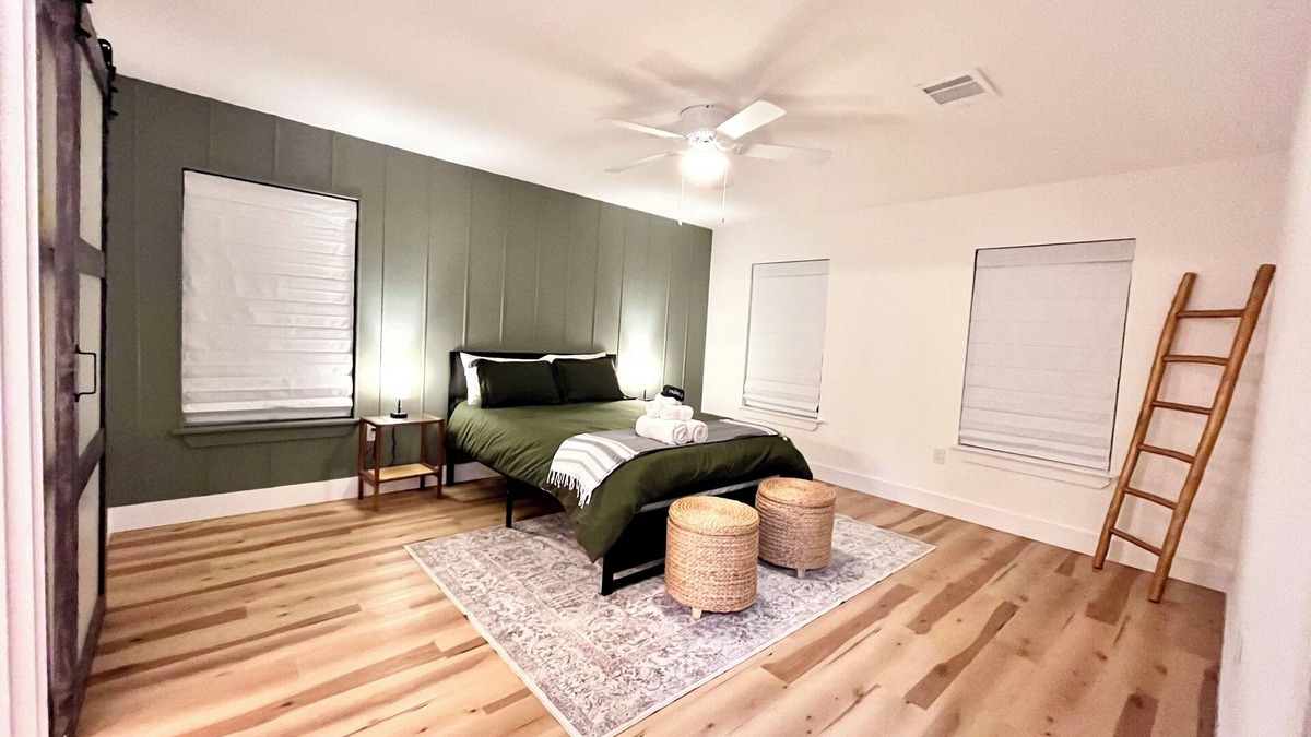Bertram Villa | NEW Modern Hill Country Hideaway