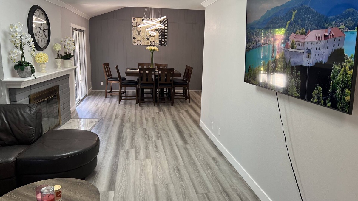 Fair Oaks House | NEW modern, spacious, beautiful