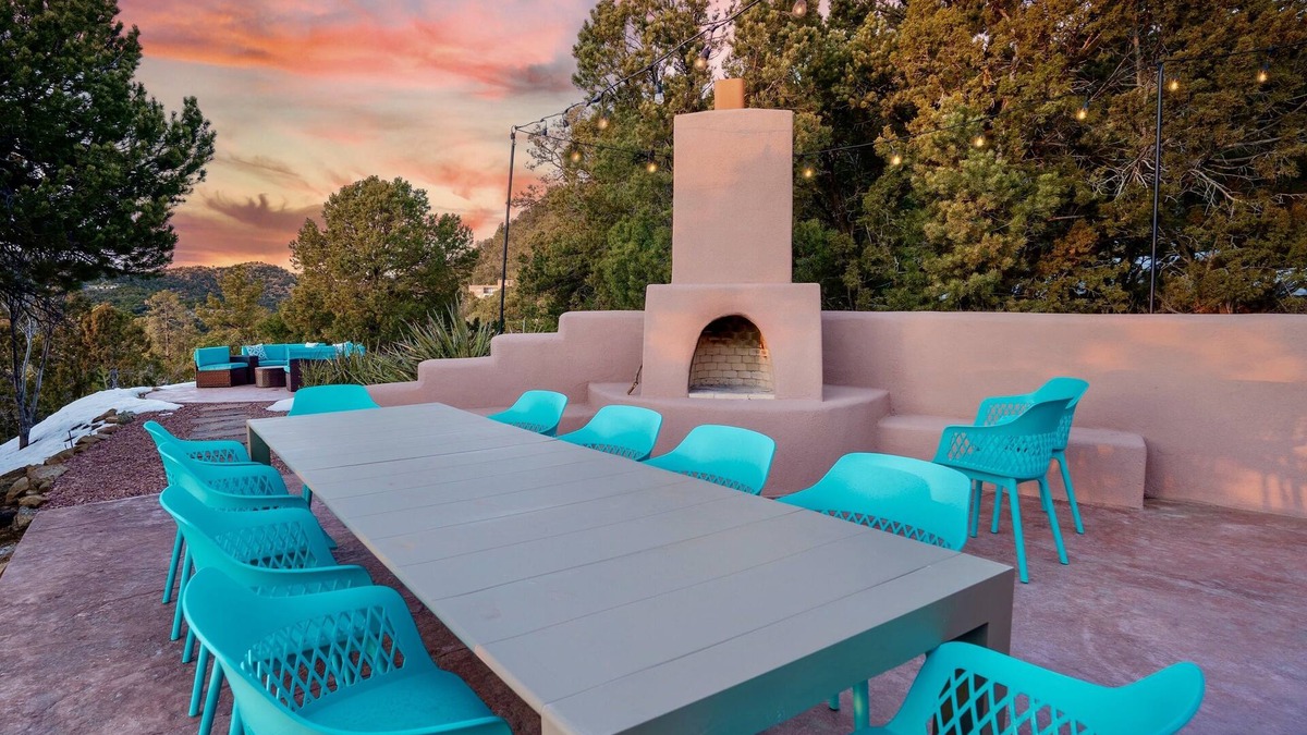Santa Fe House | NEW! Mountain views, arcade, hot tub, 3000sqft