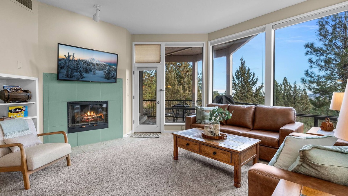 Century West Condo | New! Mt Bachelor Village ~ Views ~ Fireplace