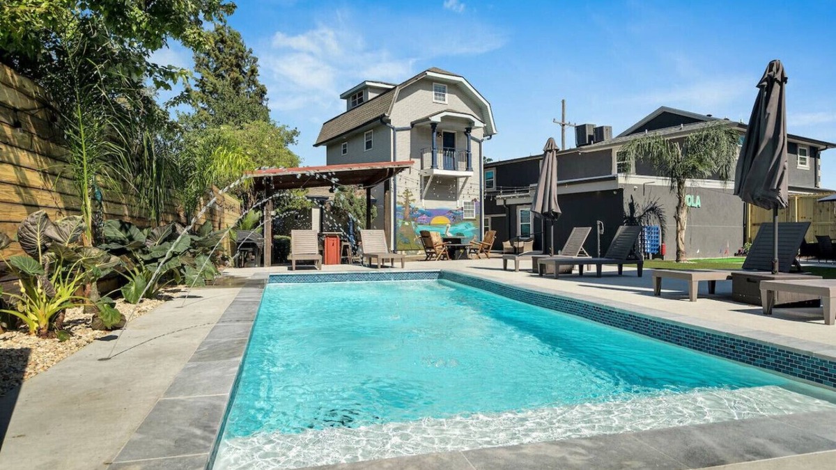 Tulane - Gravier Hotel | New Orleans 3BR Retreat | Pool, Hot Tub,& Backyard