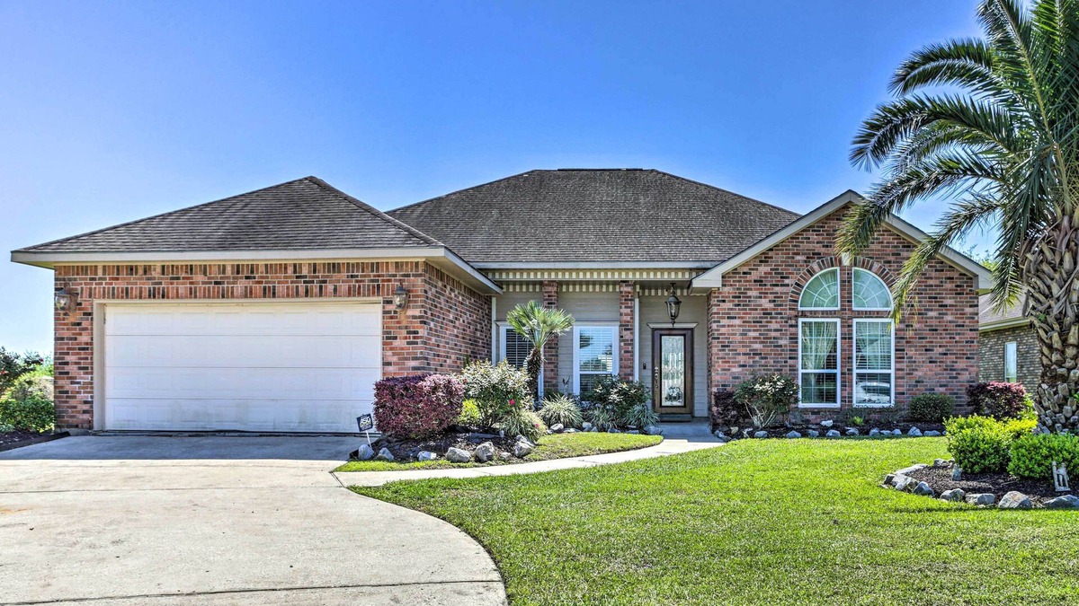Read Boulevard East House | New Orleans Home: 12 Mi to French Quarter!