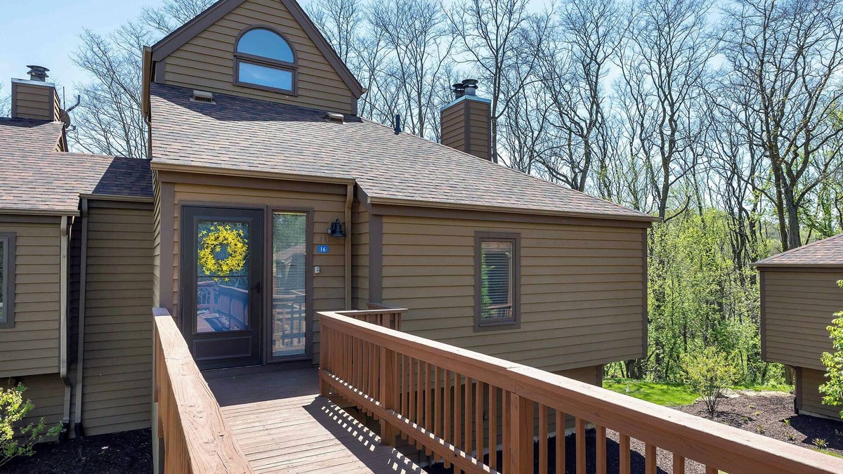 The Galena Territory House | New Owners- 3 BR 3 BA Getaway - Galena Territory & Owners' Club Privileges