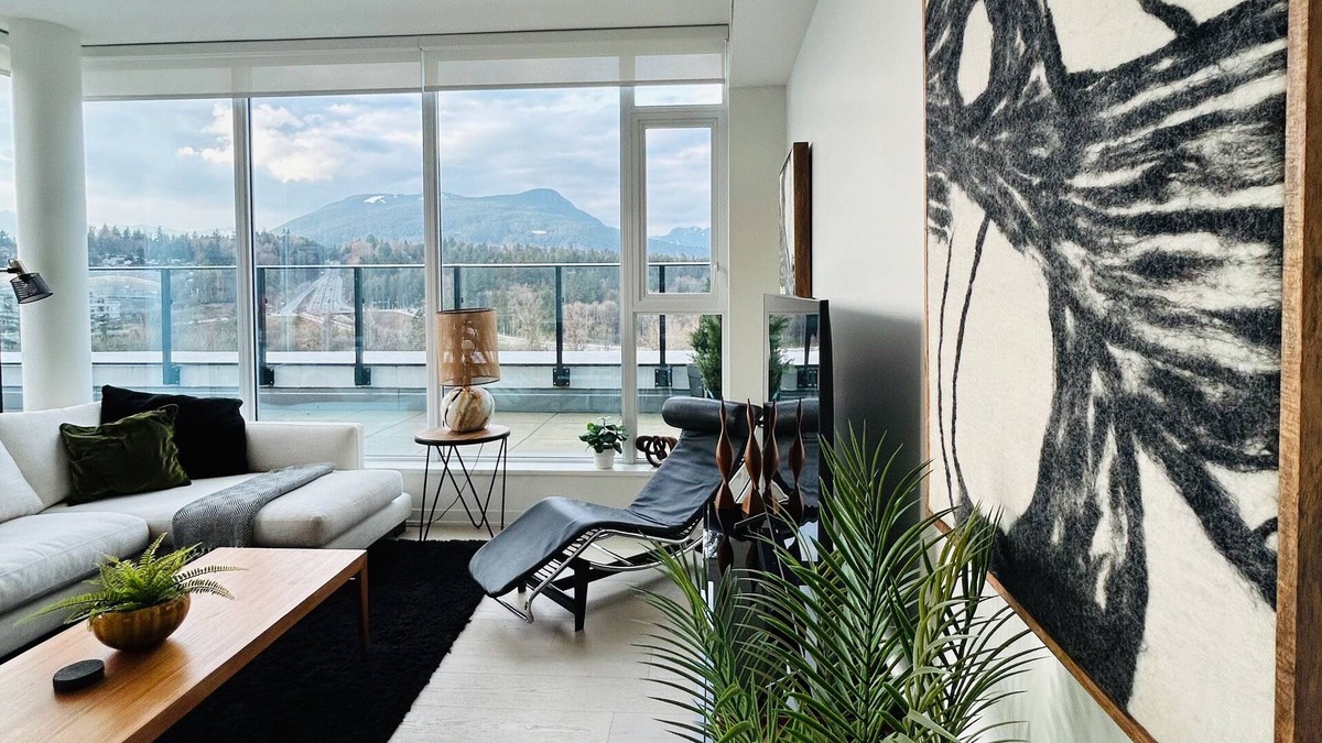 District of North Vancouver Condo | New Penthouse - 3 Bedrooms with spectacular views .