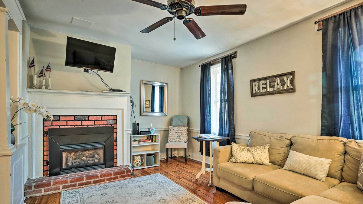 Sharpsburg House | NEW! Pet-Friendly Sharpsburg Home - Fenced-In Yard