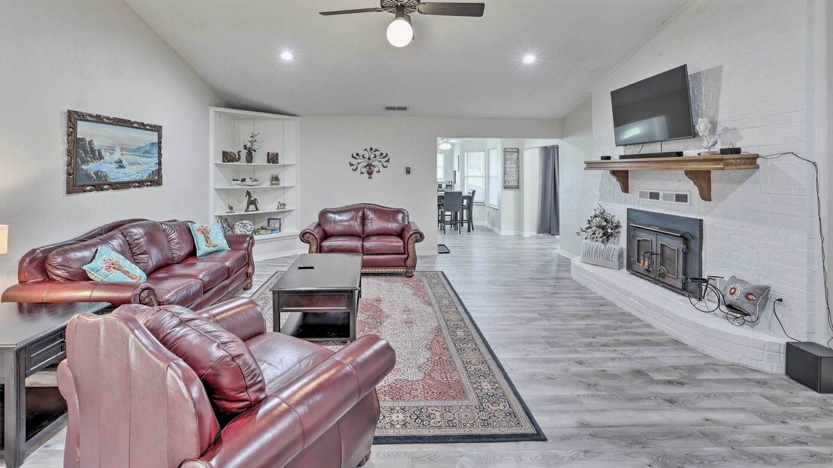 Pilot Point House | NEW! Pilot Point Ranch ~ Half Mi to Boat Launch!